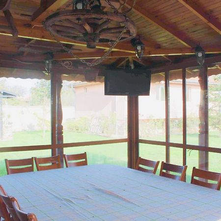 Ezerets Guest House Anita Екстер'єр фото