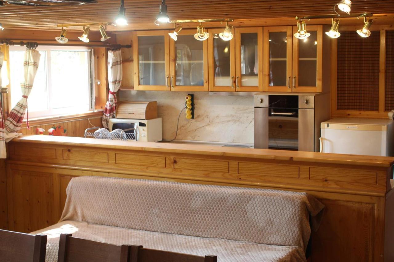 Ezerets Guest House Anita Екстер'єр фото
